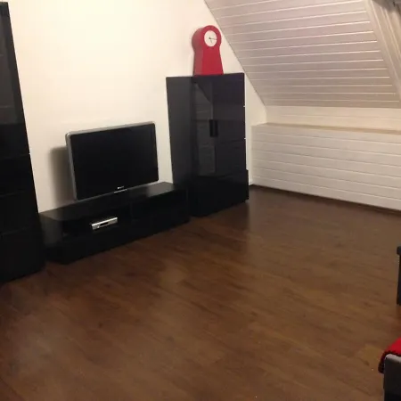 Large, Modern Family-friendly 4-room Kirchheim unter Teck