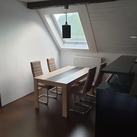 Large, Modern Family-friendly 4-room Daire